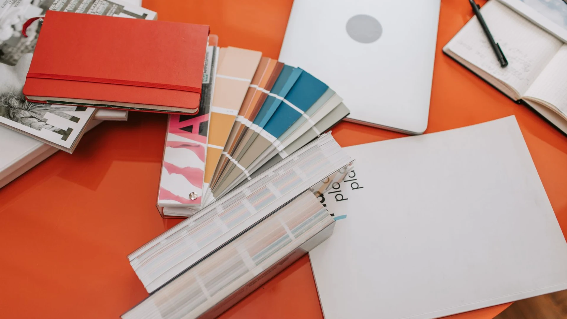 How to Use AI to Create Your Summer Content Calendar — AI-powered summer content planning